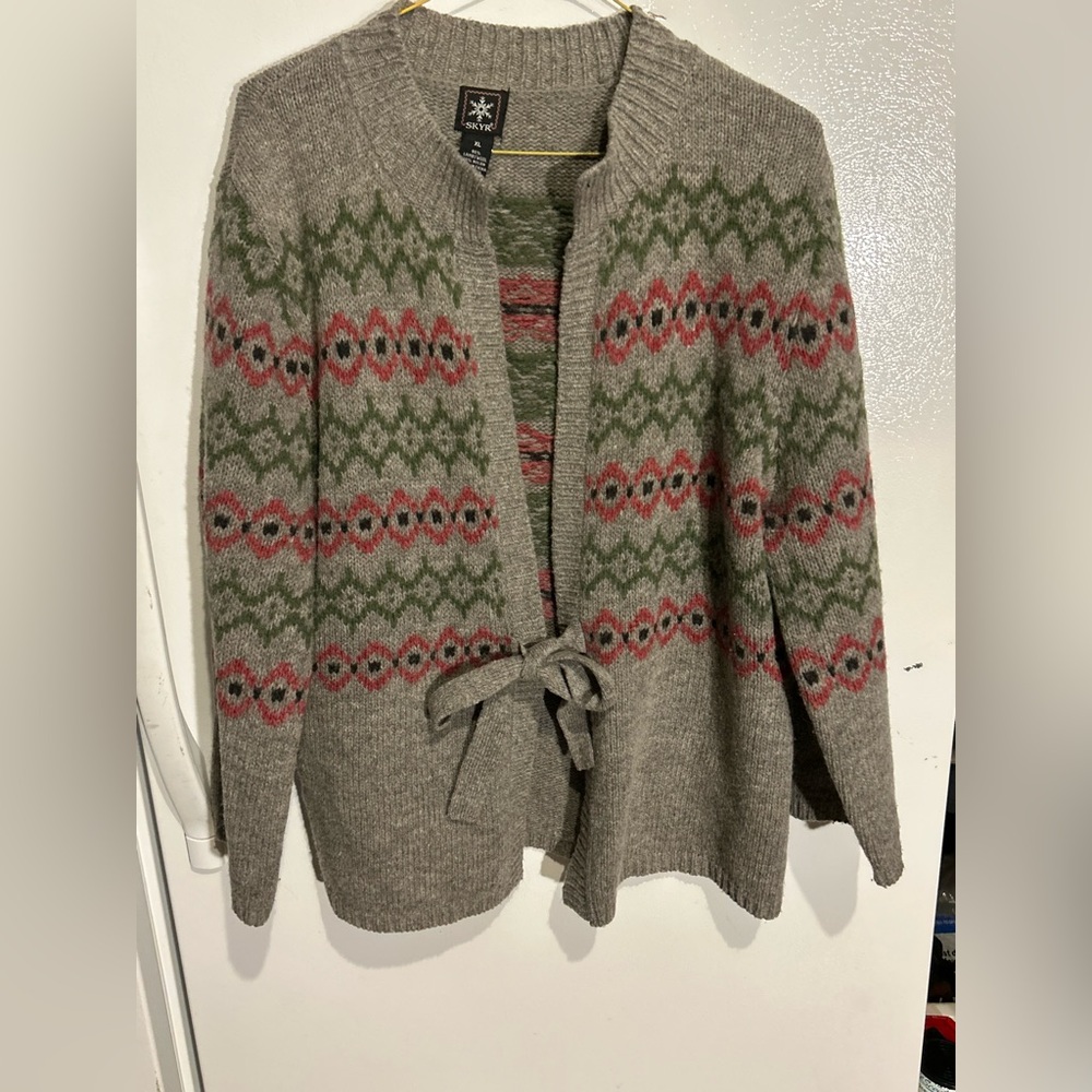 Patterned Gray Cardigan Sweater - image 1